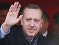 Ankara'lılar Erdoğan'ı havaalanında karşıladı 