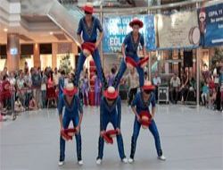 Denge bozan gösteri