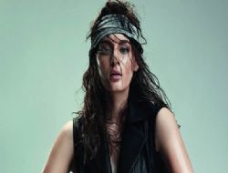 Atiye bu akşam sahnede