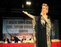 Safiye Soyman'la ‘gönüllü' eğlence