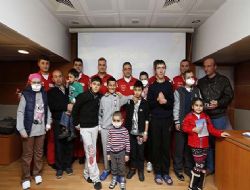 Türk Yıldızları moral verdi