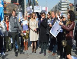 Gökçek'e türkülü protesto