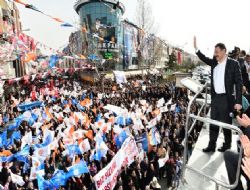 ‘Solun adayı olmaktan utanıyor'
