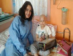 Kanserli çocuk hastalara oyuncu morali