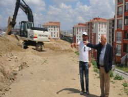 İnşaatları denetledi