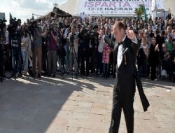 ‘Zeybek'li açılış