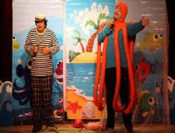 Miniklere müzikli oyun