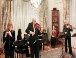 Elçilikte klasik müzik dinletisi