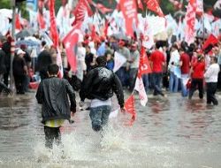 CHP'nin Ankara mitingini sel bastı