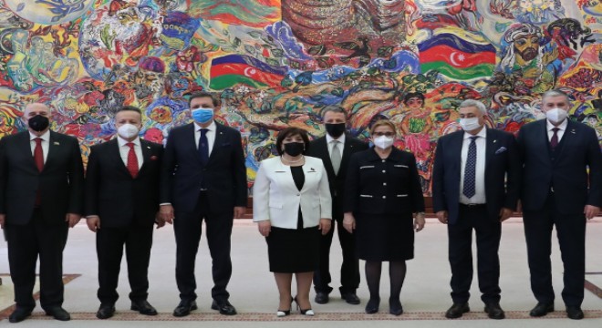 Azerbaycan'dan Türk müteahhitlere Karabağ'ın yeniden imarı için davet geldi