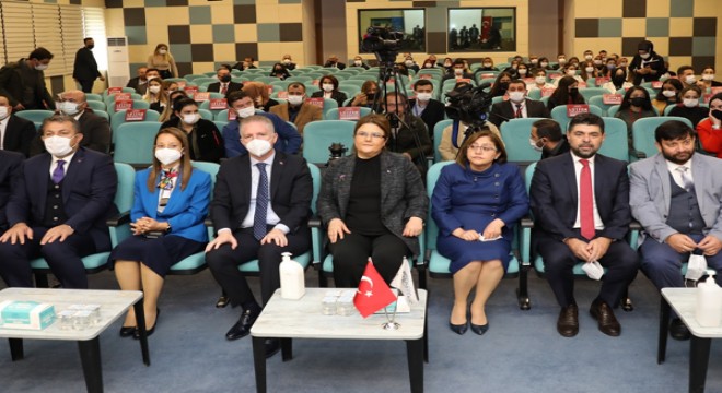 Bakan Yanık, Engelsiz Yaşam Merkezi'ni ziyaret etti