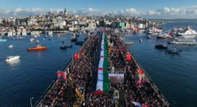 Galata Köprüsü'nde Filistin İçin 520 Bin Kişilik Eylem