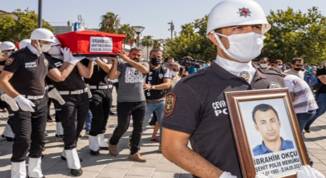 İzmir şehidini uğurladı