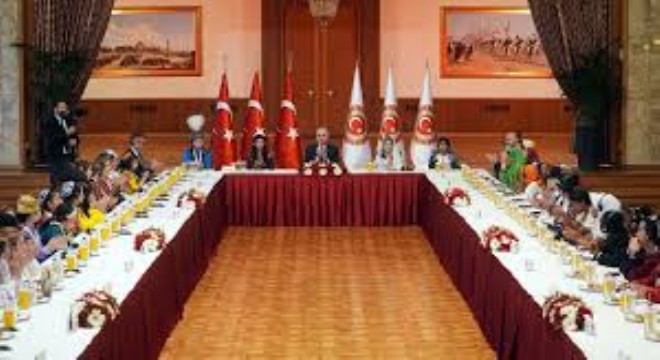 Kurtulmuş: Çocuklar Barışın Temsilcisi