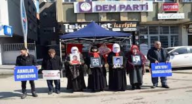 Muş'ta Ailelerin Evlat Nöbeti Devam Ediyor