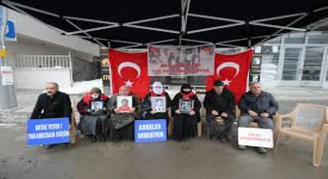 Muş'ta Evlat Nöbeti: Ailelerden PKK'ya Teslim Olun Çağrısı