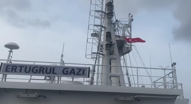 Türkiye'nin ilk LNG depolama ve gazlaştırma gemisine Türk Bayrağı asıldı